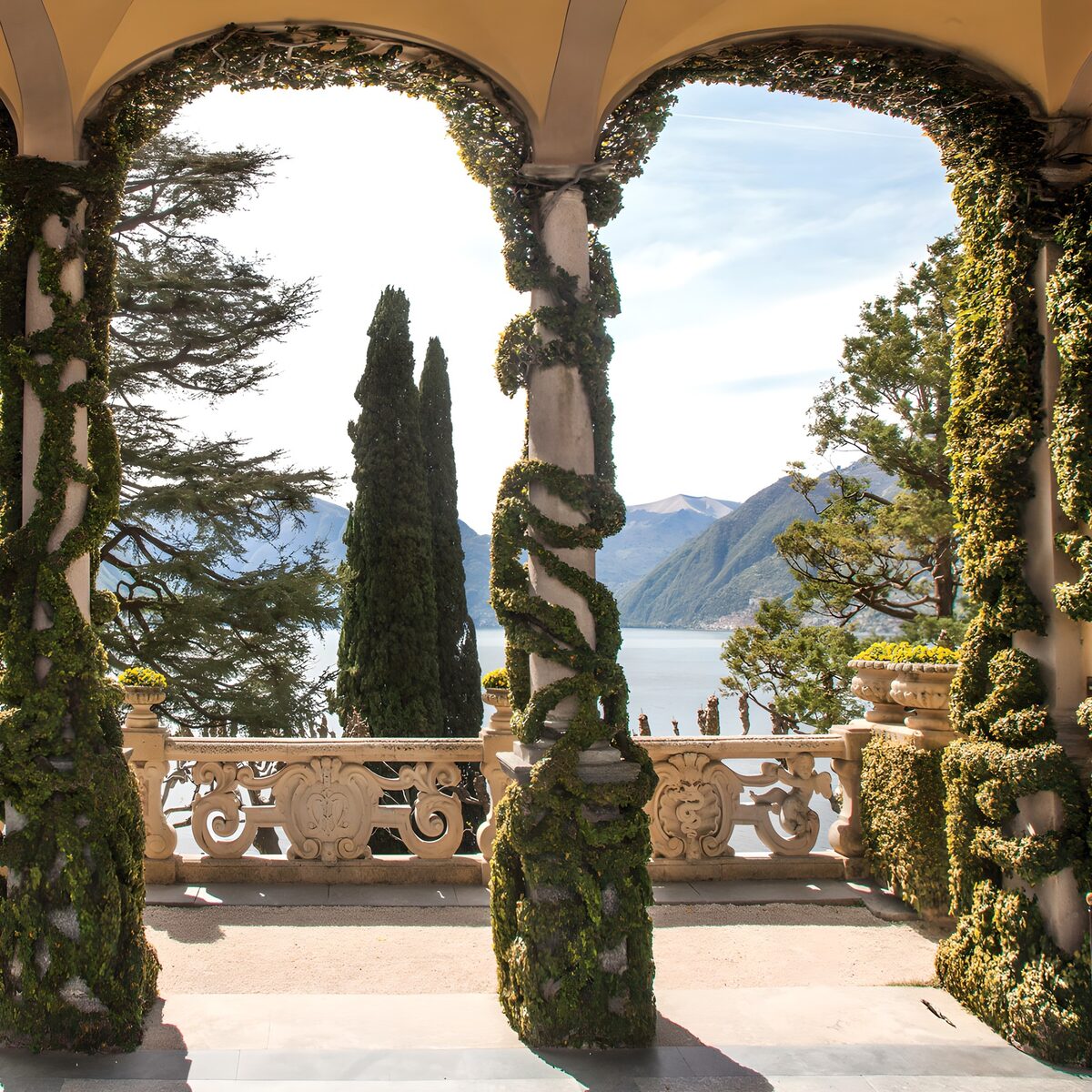 PDGIT9996939: Terrazza ad archi sul lago
