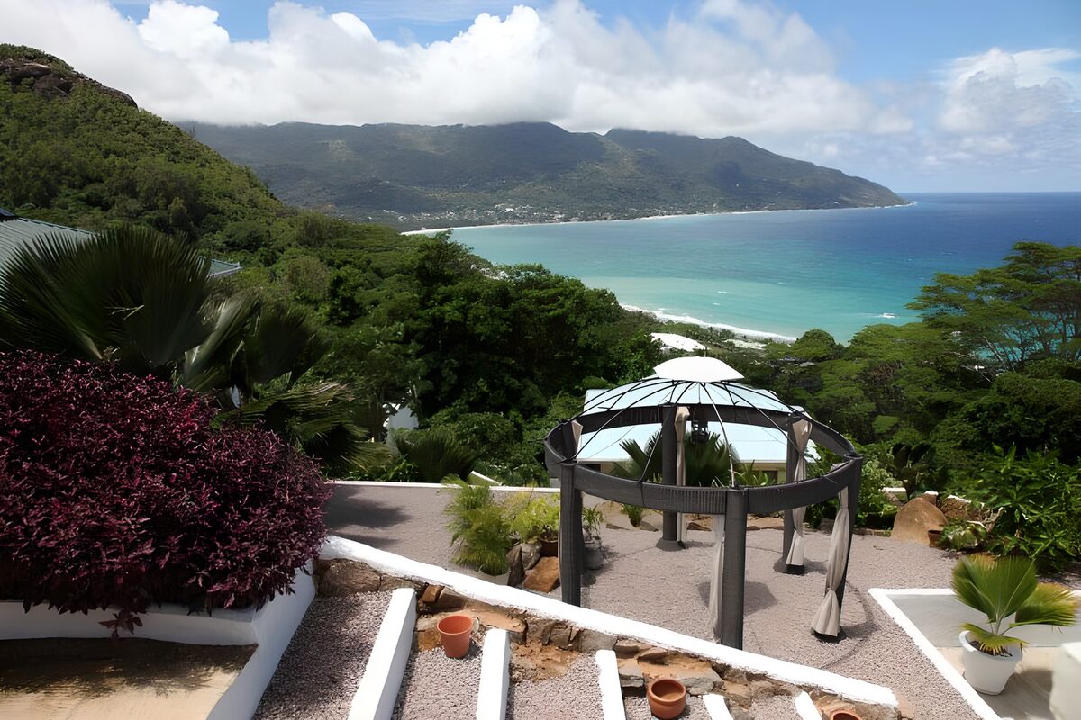 PDGIT9893152: Terrazza tropicale sulla baia