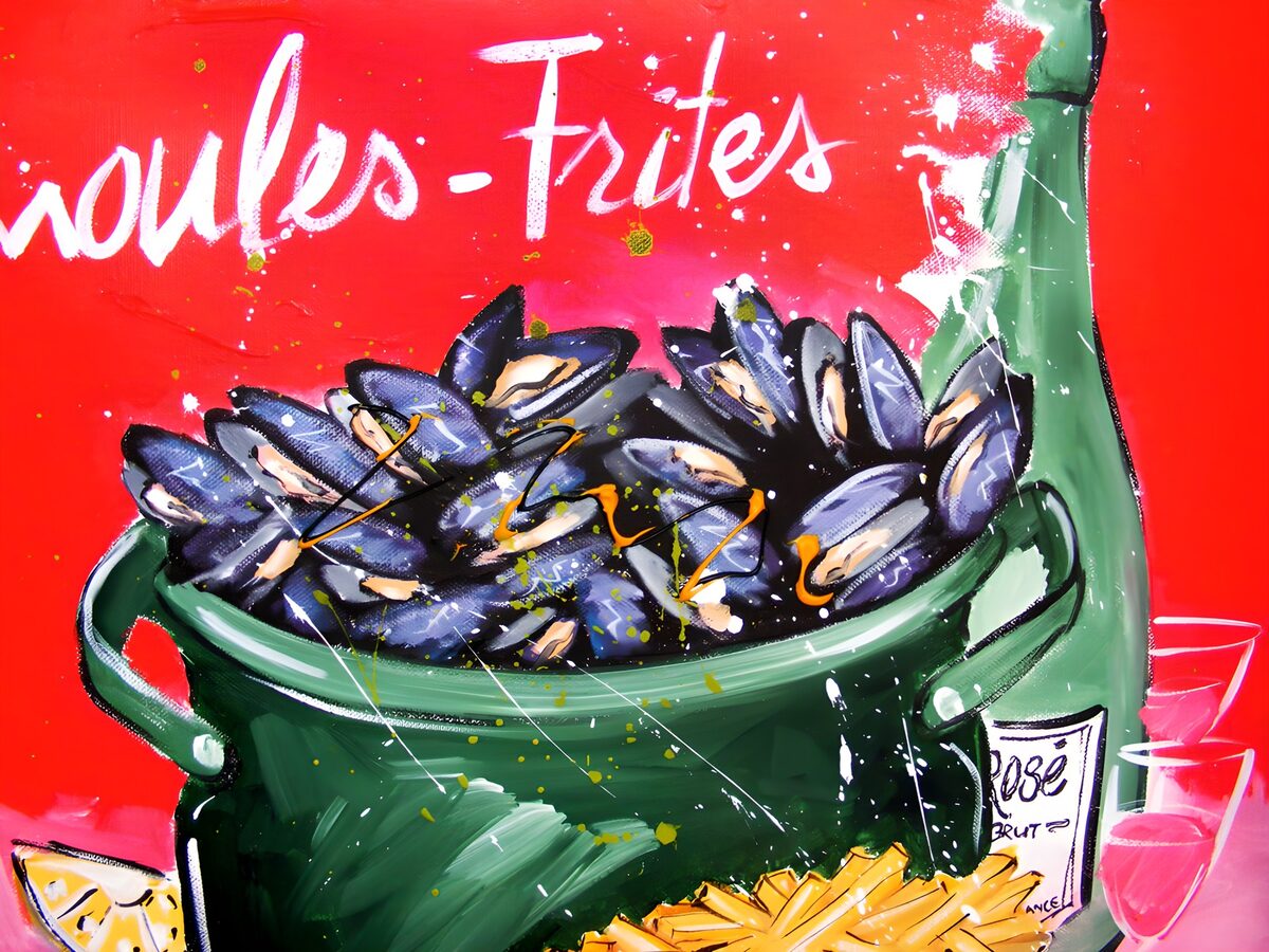 PDGIT9712677: Cozze, patatine e rosé su fondo rosso
