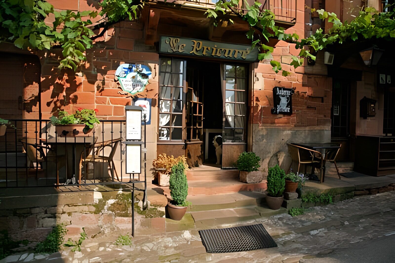 PDGIT6963573: Ristorante con terrazza tra sole e verde