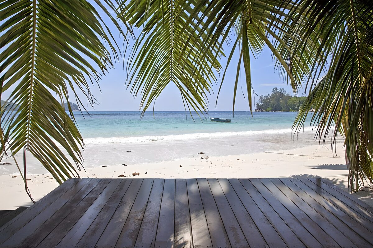 PDGIT8510993: Spiaggia tropicale vista dalla terrazza