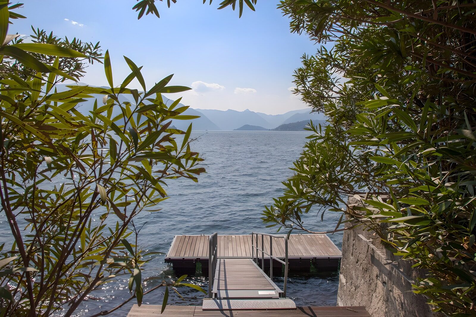 PDGIT3235979: Pontile in legno tra le fronde del lago
