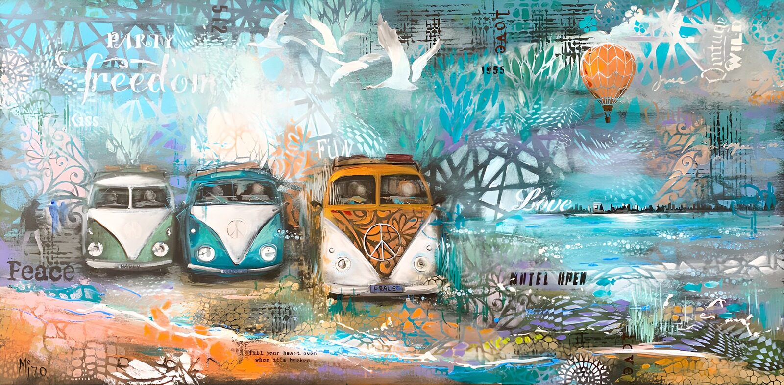 PDGIT3656897: Tre camper vintage tra mare e graffiti