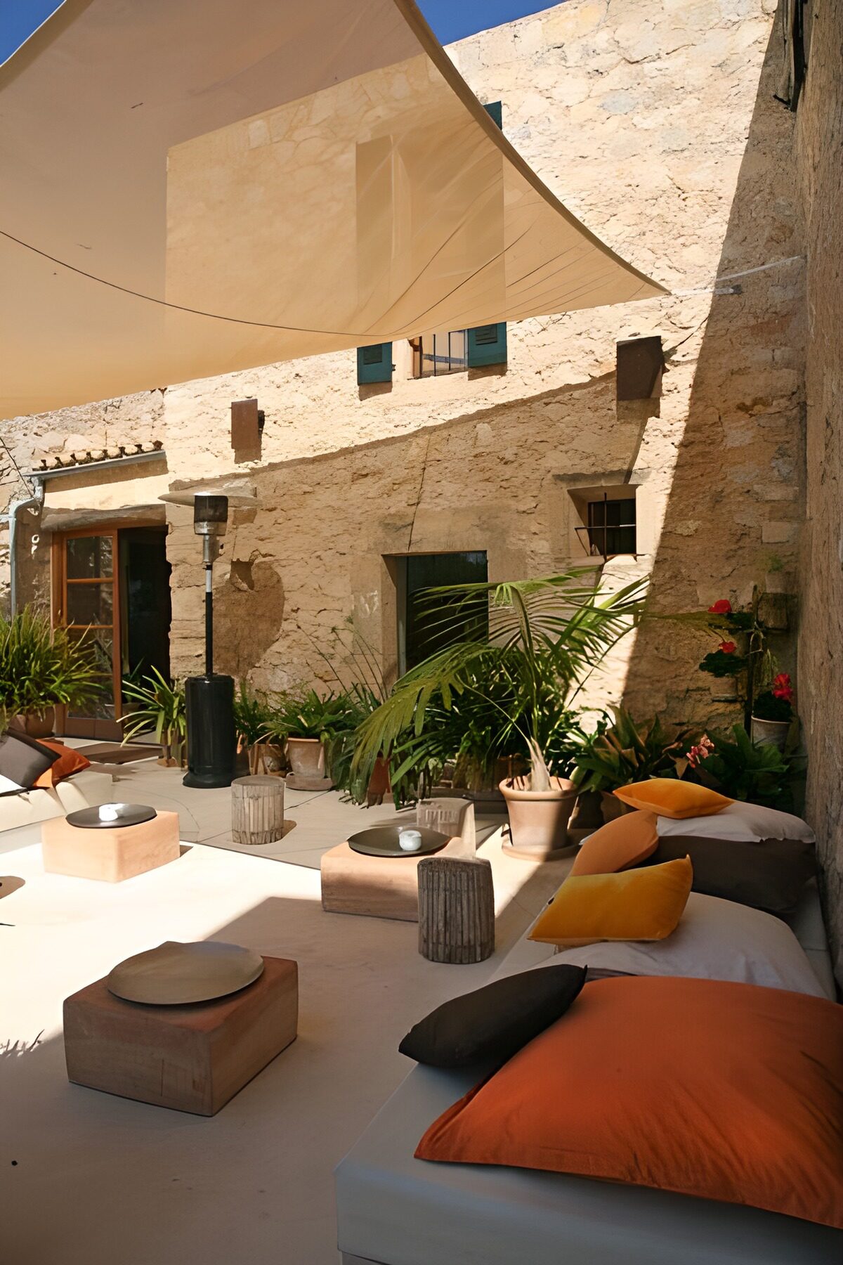 PDGIT4839893: Salotto in cortile, al riparo dal sole
