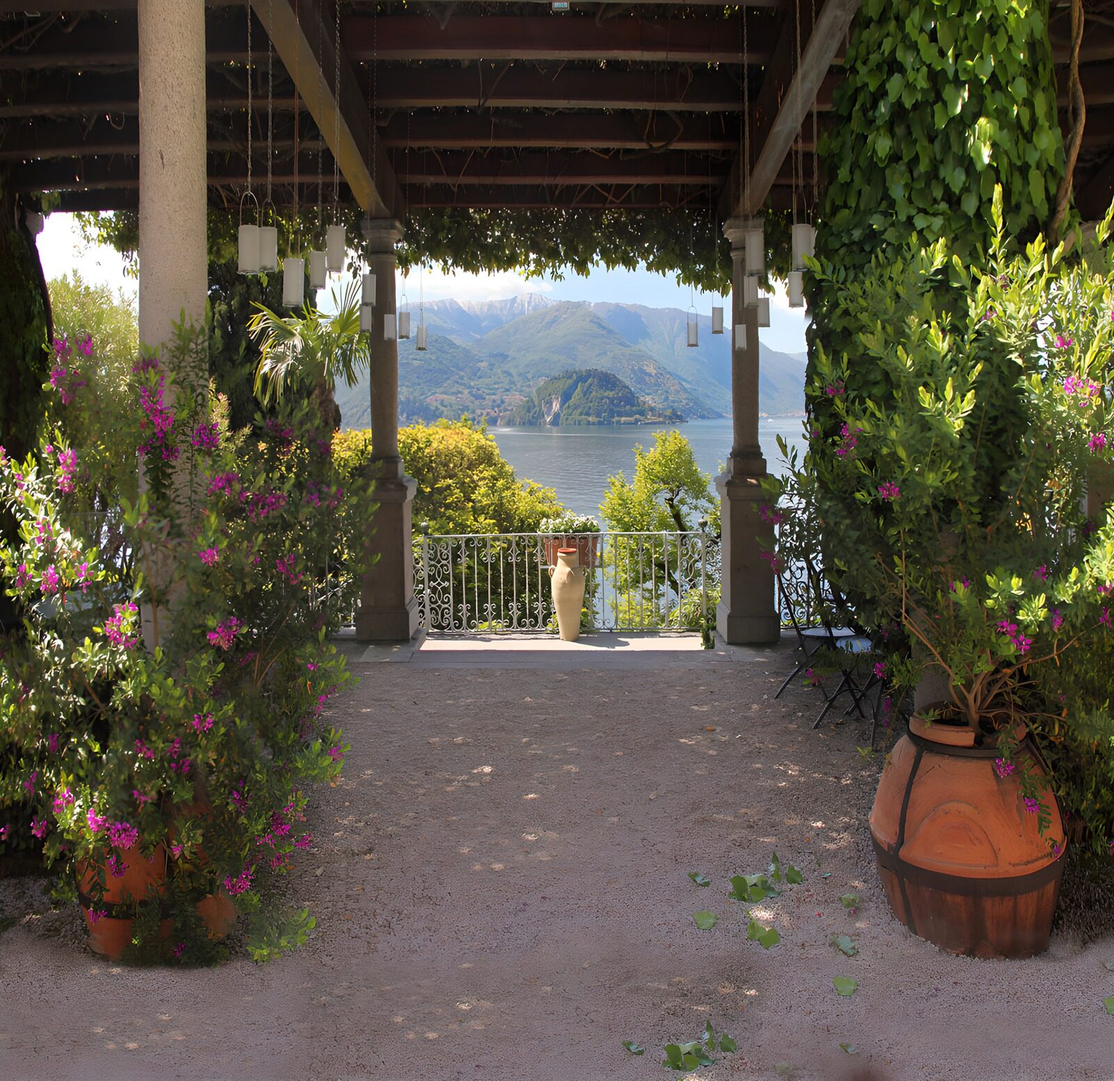 PDGIT2657100: Pergola fiorita con vista sul lago
