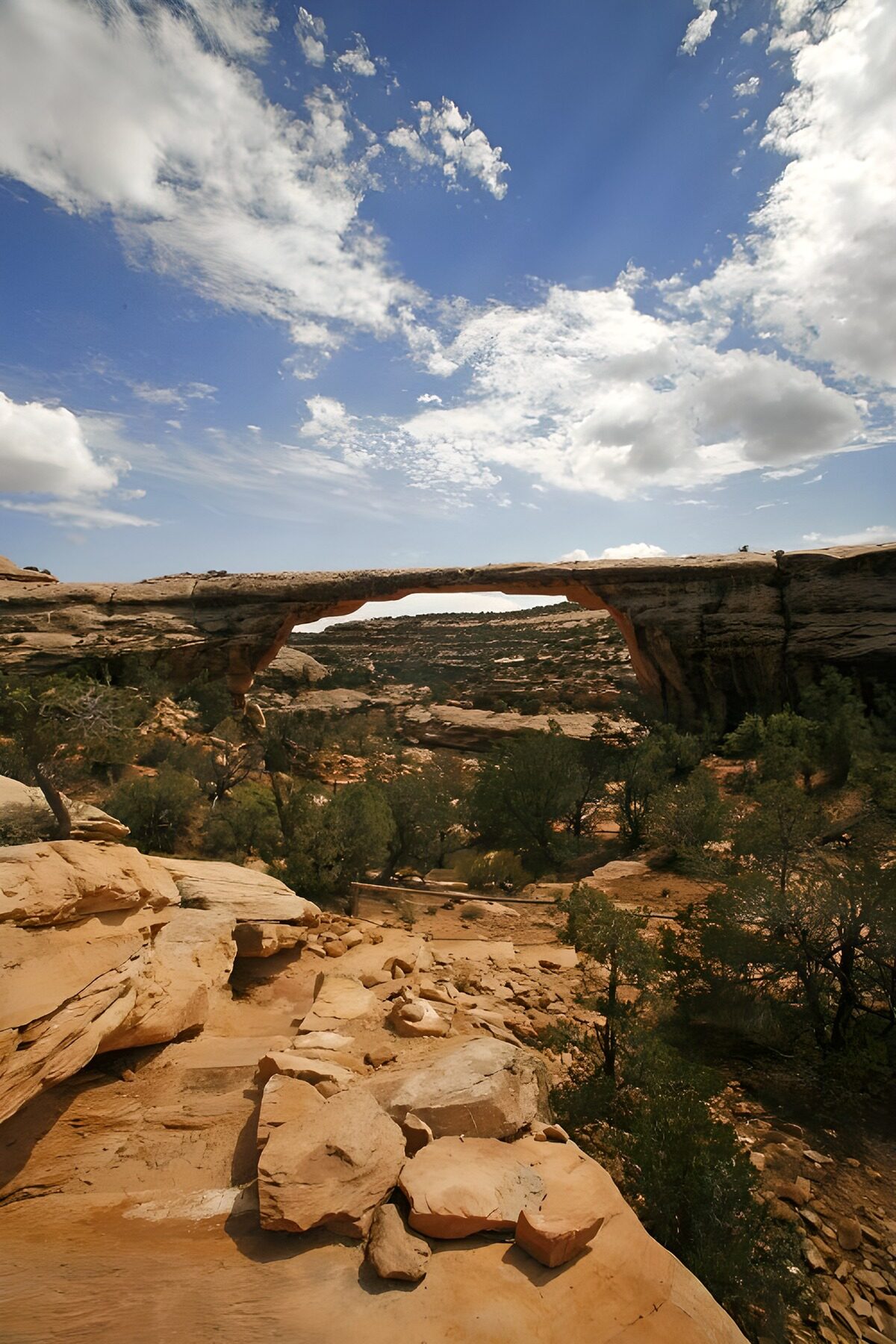 PDGIT3853473: Arco naturale tra rocce e cielo azzurro