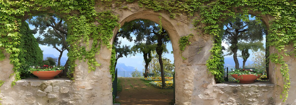 PDGIT7926842: Tre archi di pietra nel verde