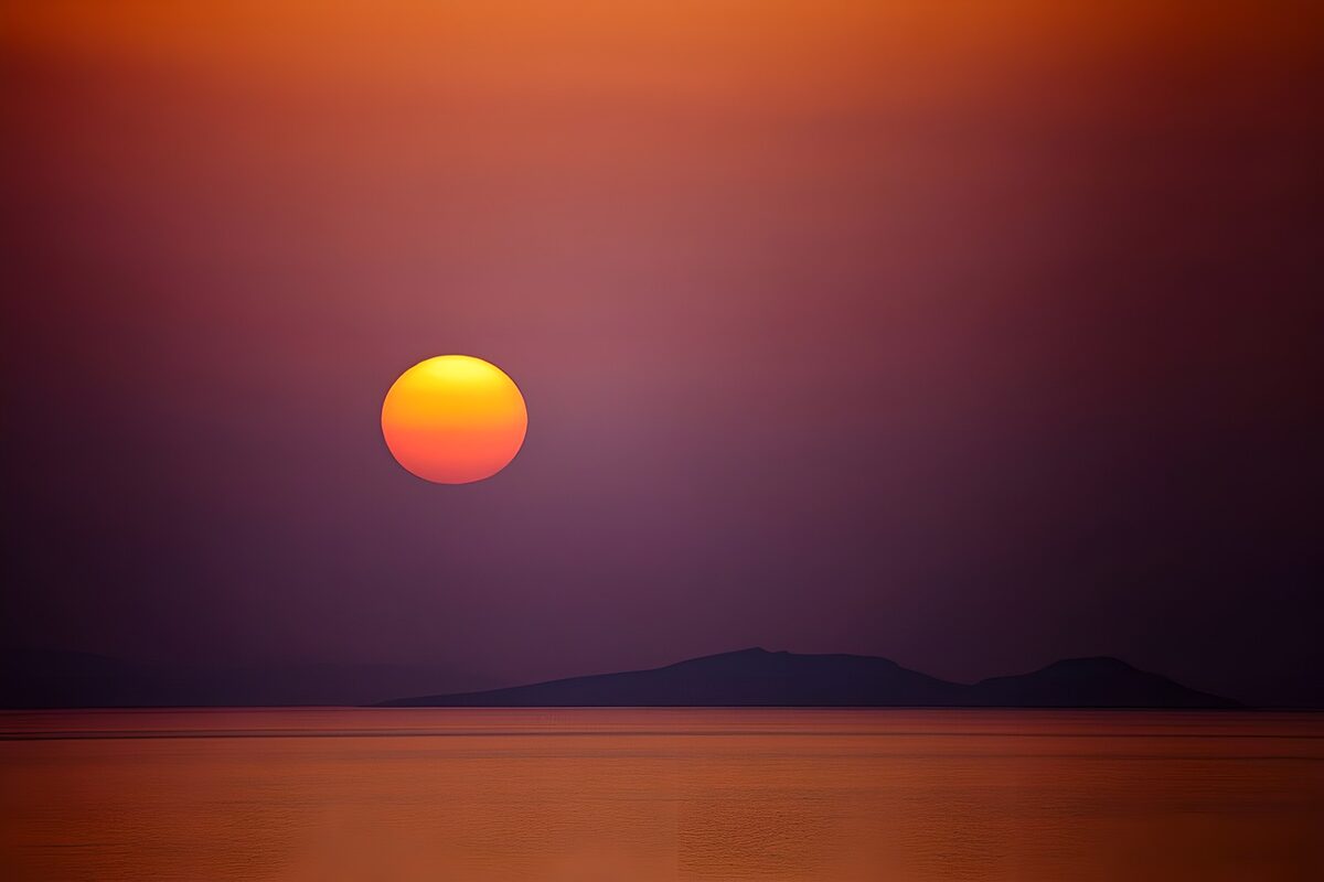 PDGIT5480718: Tramonto sul mare tra isole in ombra