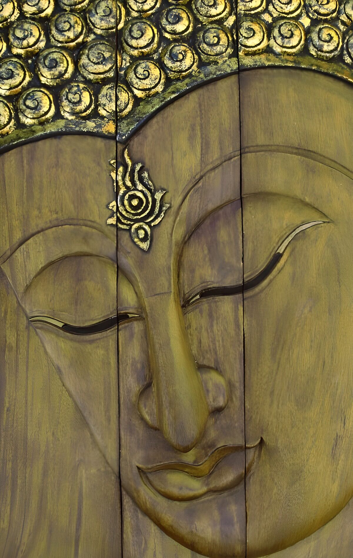 PDGIT3703581: Volto di Buddha in legno, calma scolpita