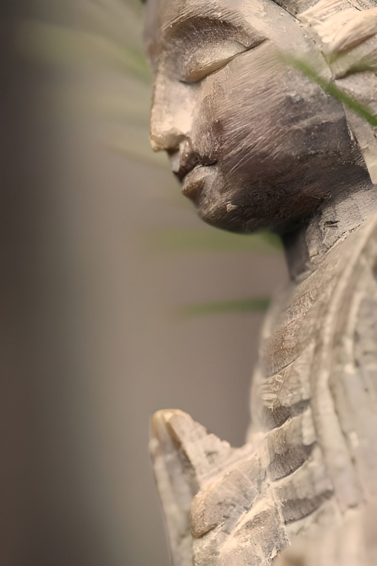 PDGIT4609144: Buddha in legno di profilo