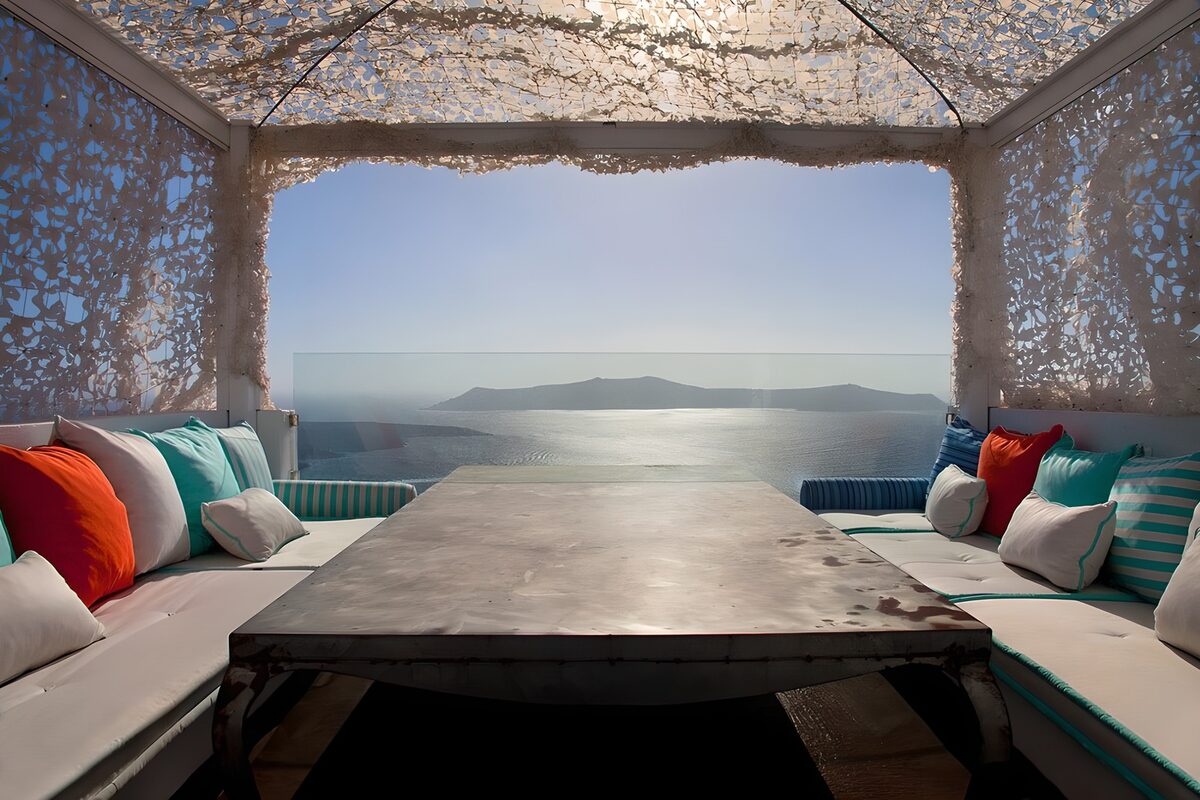 PDGIT6322122: Salotto all’ombra con vista mare