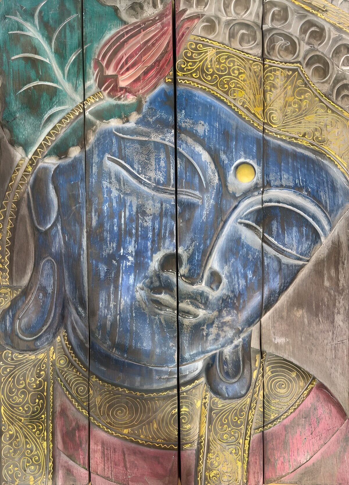 PDGIT1805423: Volto di Buddha blu su legno vissuto