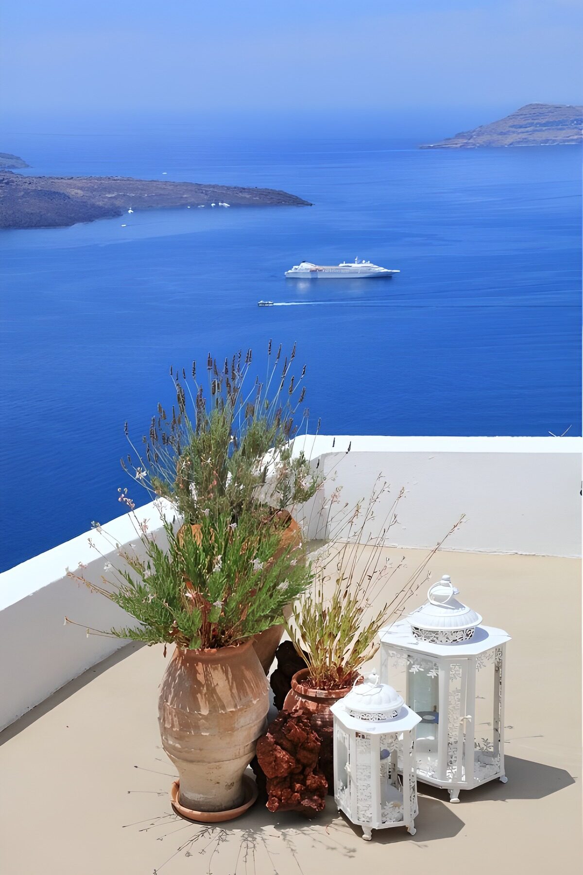 PDGIT2361478: Terrazza al sole e nave nel blu